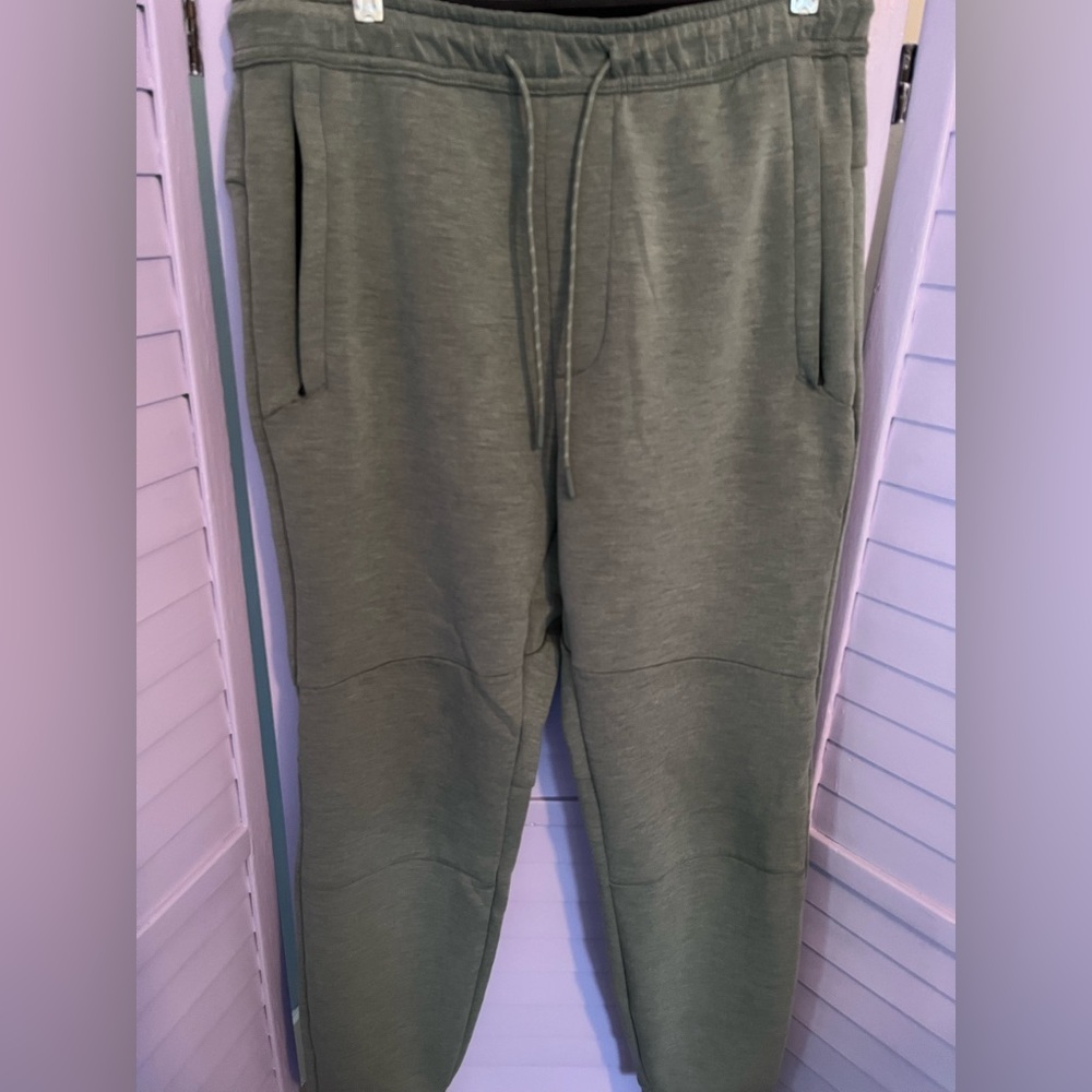 American Eagle Outfitters Sage Green Joggers.  EUC size medium